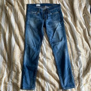 Gap Legging Medium-Washed Jean - size 27 short!